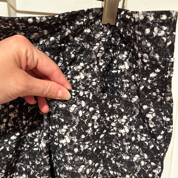 Lululemon jet crop slim trousers. Size 6 - Picture 11 of 13